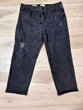 Universal Thread Vintage Straight Leg Jeans in Black